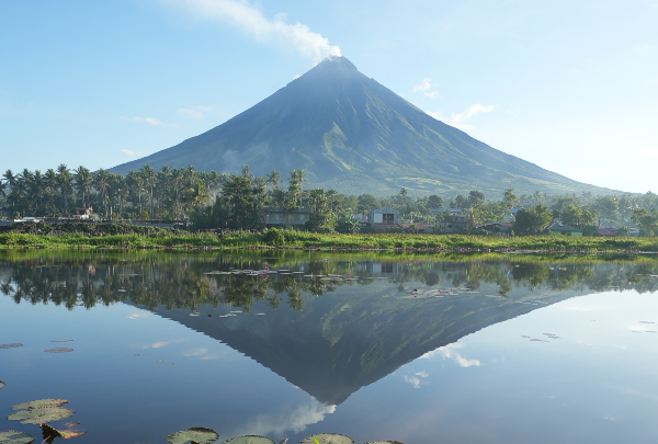 Cocina bajo la falda del volcán Mayon